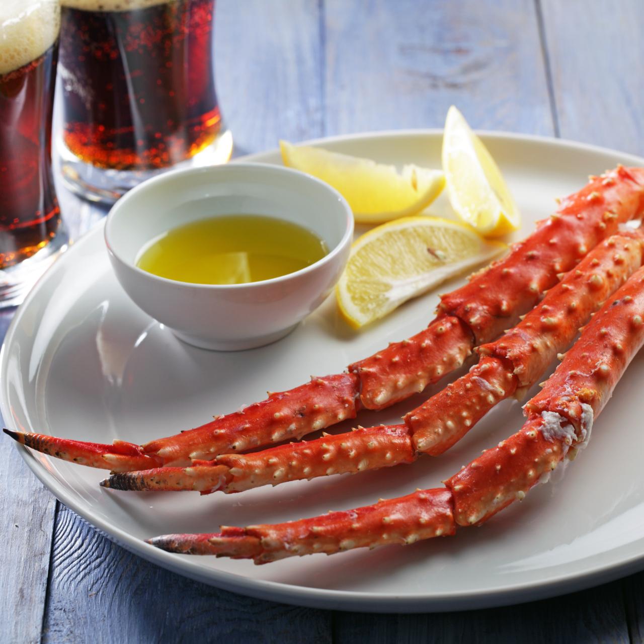 What Goes with Crab Legs: Pairing Seafood Delicacies