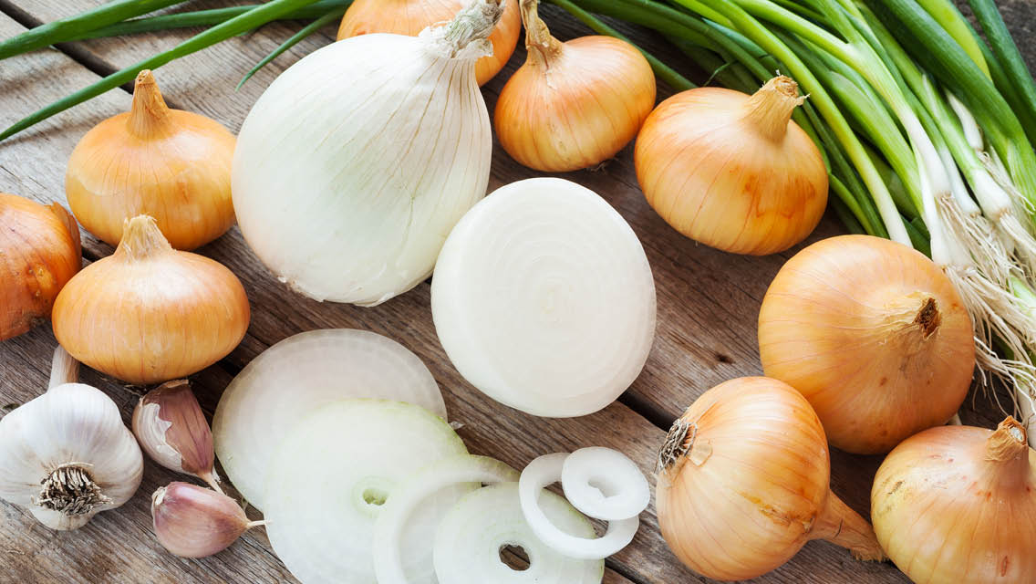 Garlic vs Shallots: Exploring Allium Flavors