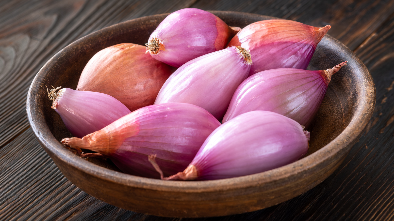 Garlic vs Shallots: Exploring Allium Flavors